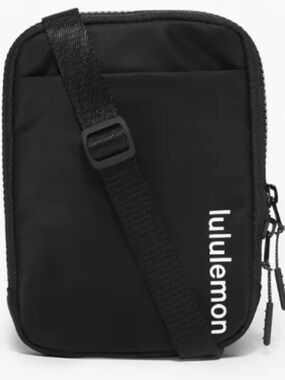 Lululemon Athletica Easy Access Crossbody Bag Black Purse Adjustable Strap